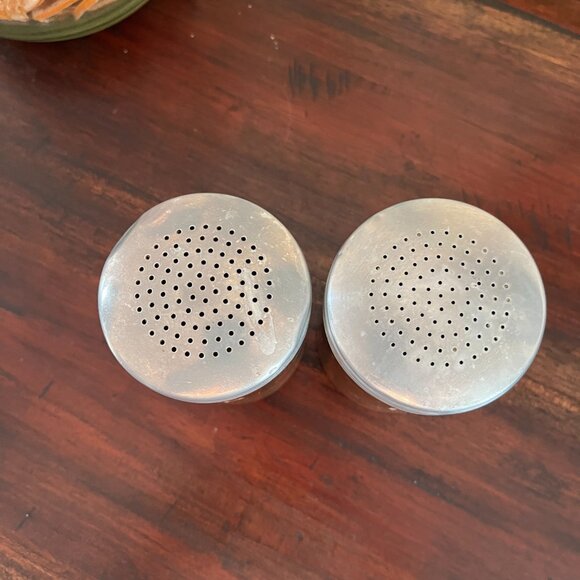 Retro Vintage Brown Salt & Pepper Shakers Cottagecore Grannycore Metal Screw Top - Picture 4 of 5